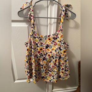 Flower crop tank top. Size L
